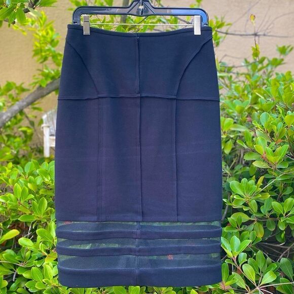 👗Donna Karan Black Skirt with a peek a boo mesh lining at the bottom. Sz 4 EUC! - Picture 3 of 8